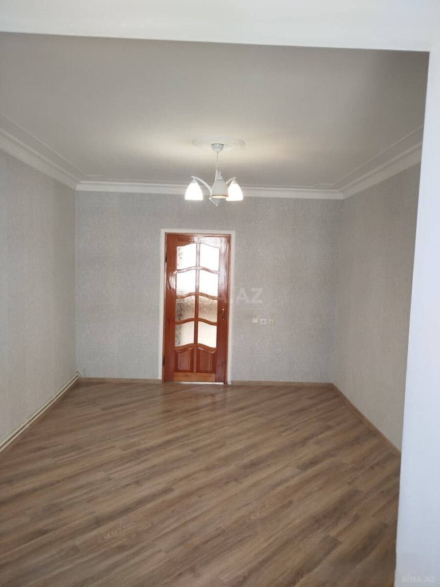 3 otaqlı Köhnə tikili, Xalqlar Dostluğu m., Bakı
