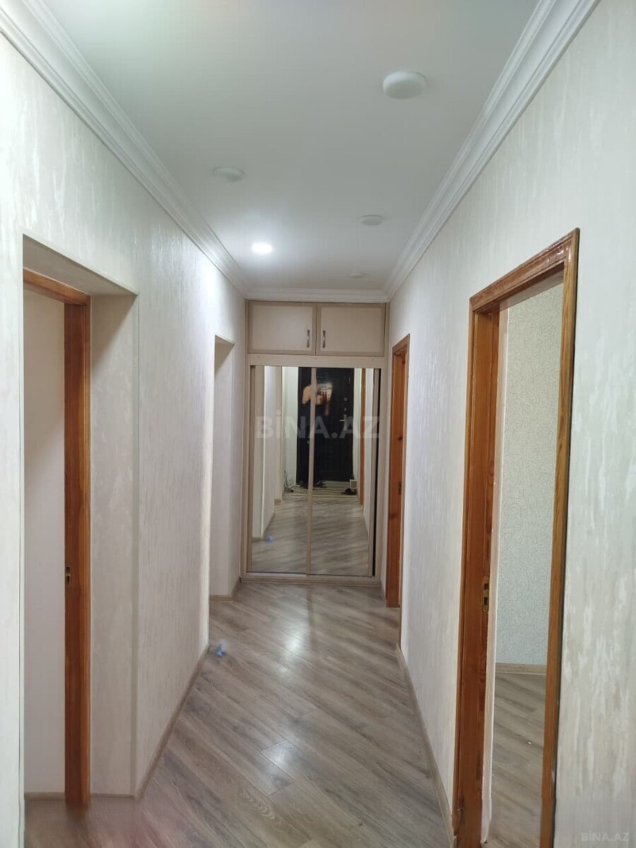 3 otaqlı Köhnə tikili, Xalqlar Dostluğu m., Bakı