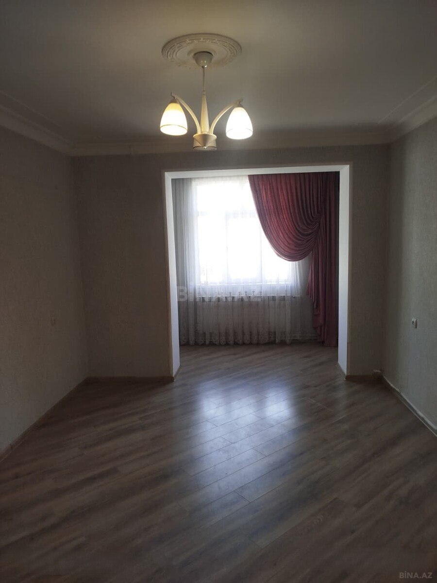 3 otaqlı Köhnə tikili, Xalqlar Dostluğu m., Bakı