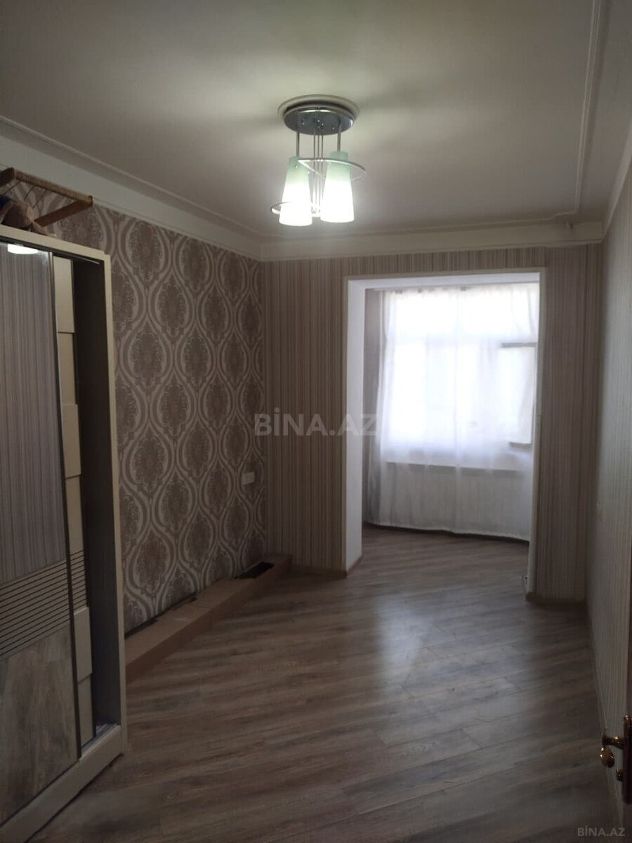 3 otaqlı Köhnə tikili, Xalqlar Dostluğu m., Bakı