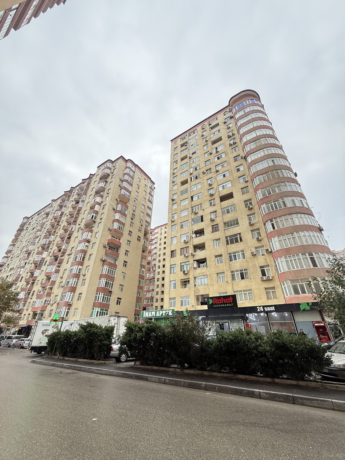 3 otaqlı Yeni tikili, İnşaatçılar m., Bakı