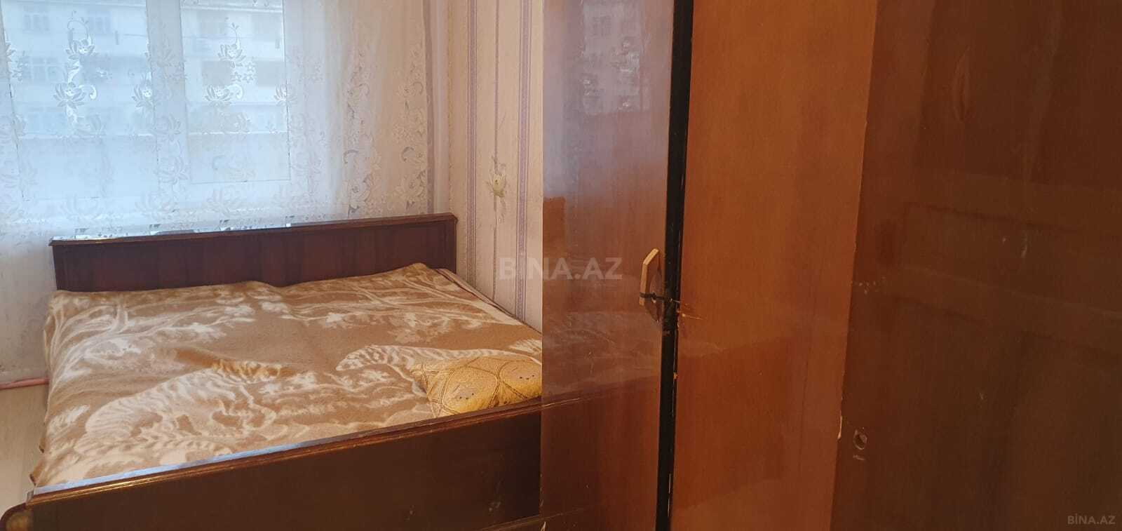 3 otaqlı Köhnə tikili, Bakıxanov q., Bakı