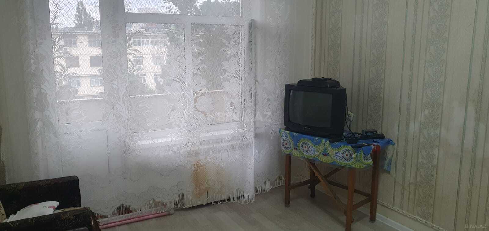 3 otaqlı Köhnə tikili, Bakıxanov q., Bakı