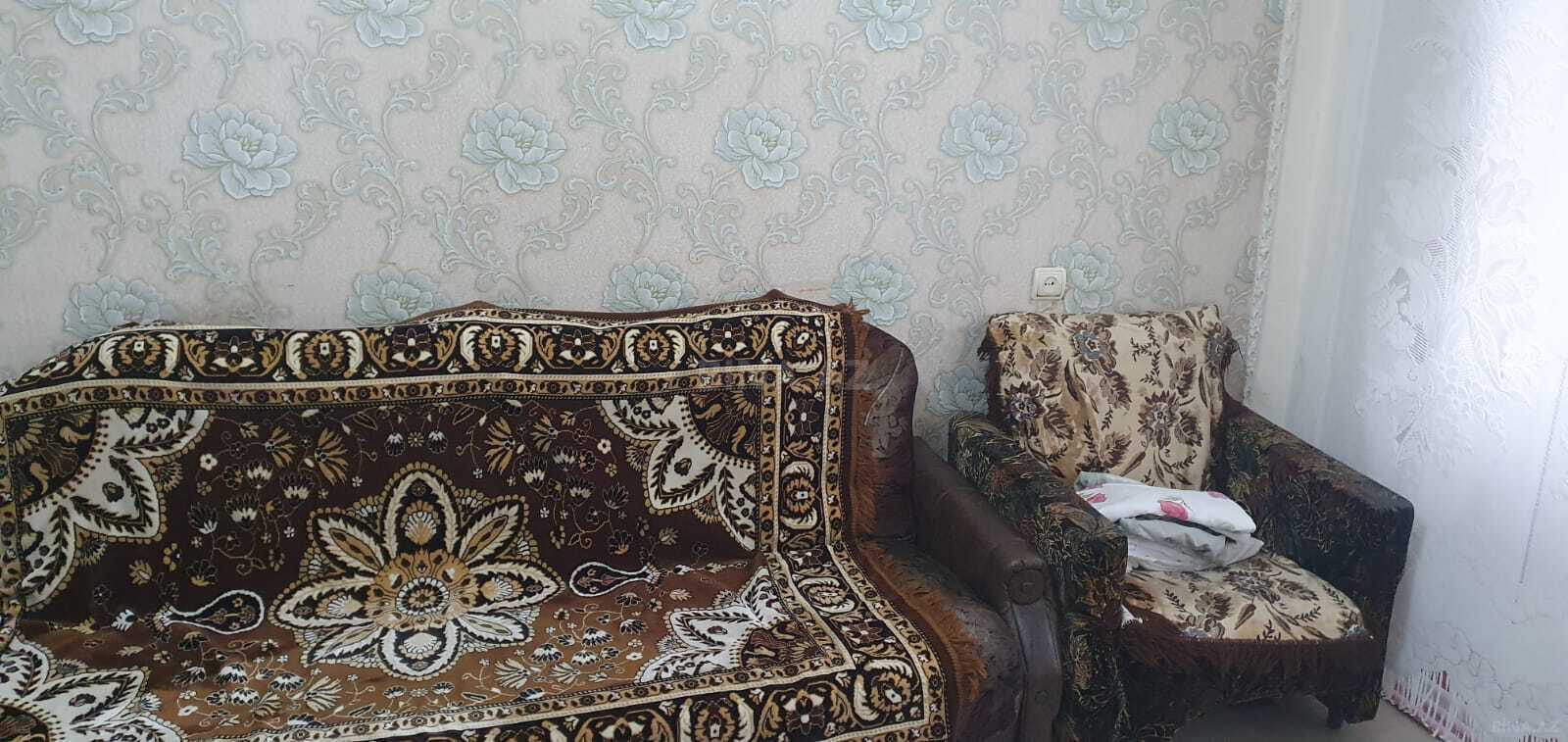 3 otaqlı Köhnə tikili, Bakıxanov q., Bakı