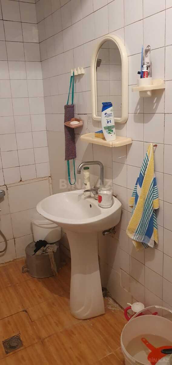 3 otaqlı Köhnə tikili, Bakıxanov q., Bakı