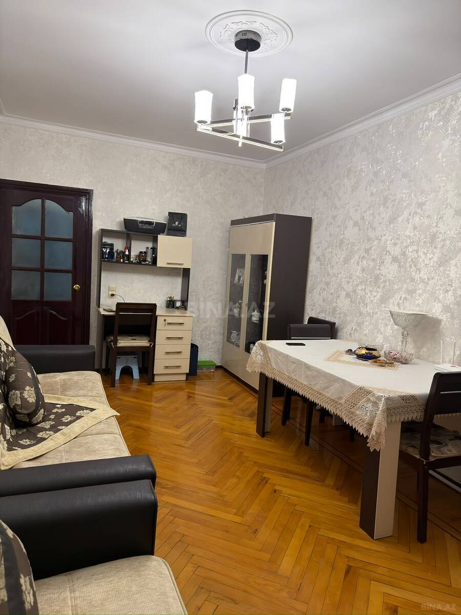 2 otaqlı Köhnə tikili, Neftçilər m., Bakı
