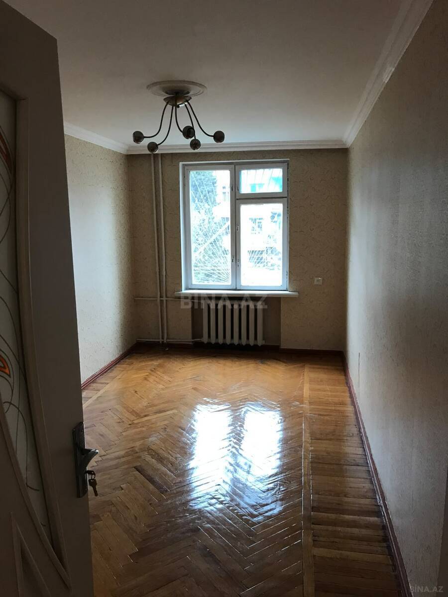 3 otaqlı Köhnə tikili, Elmlər Akademiyası m., Bakı