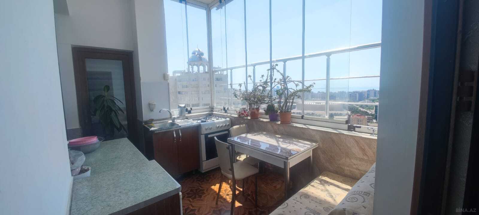 4 otaqlı Yeni tikili, 8 Noyabr m., Bakı