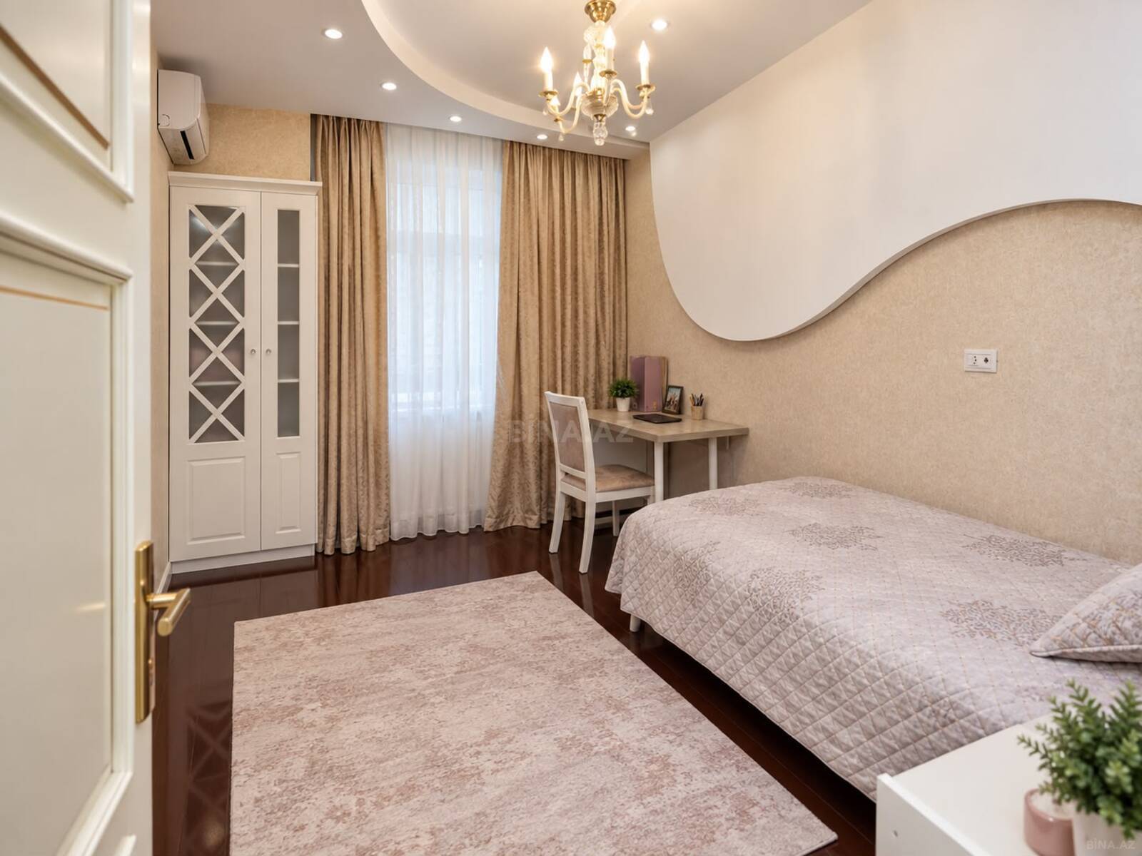 4 otaqlı Yeni tikili, Gənclik m., Bakı