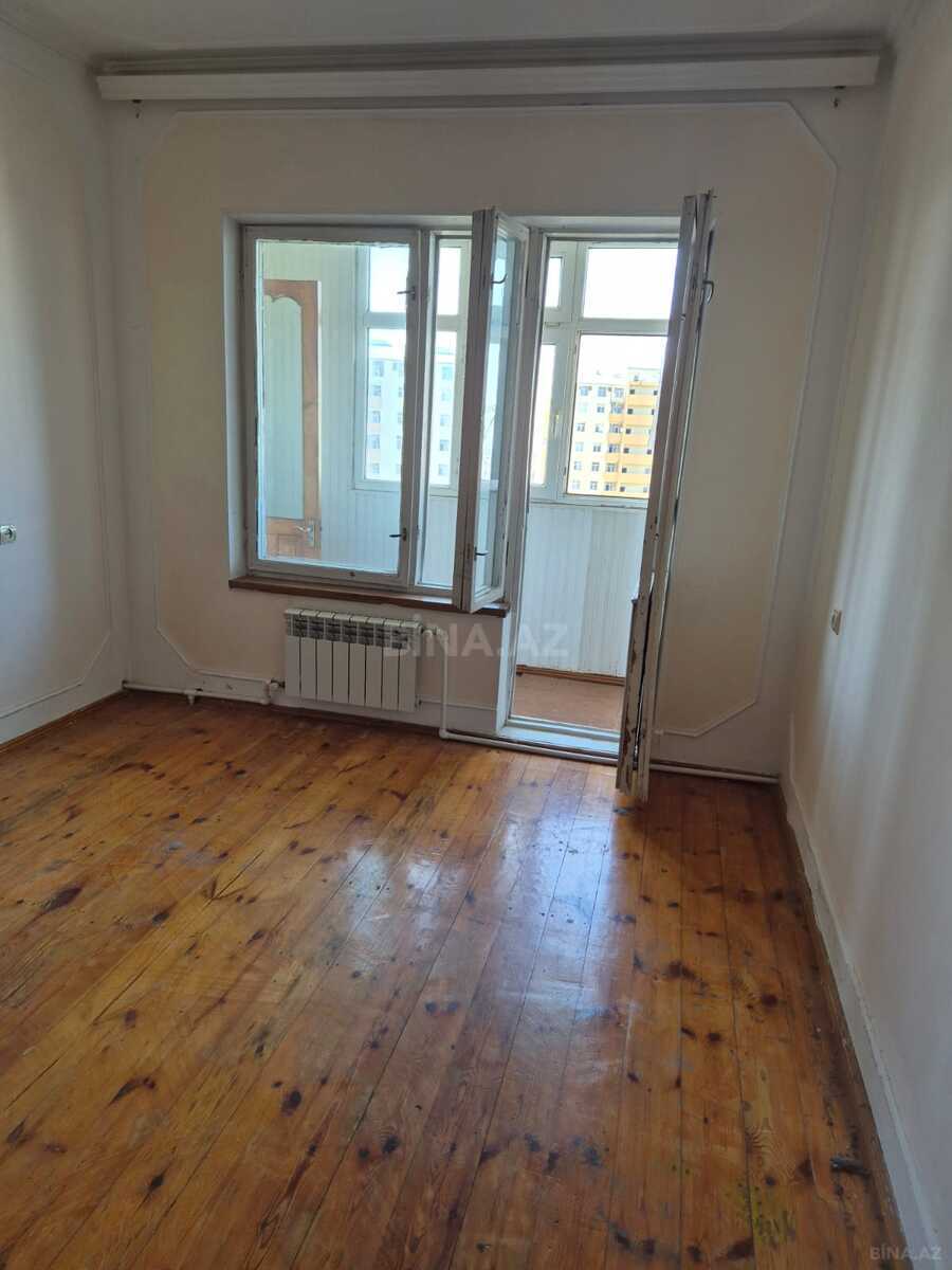 3 otaqlı Köhnə tikili, Həzi Aslanov m., Bakı