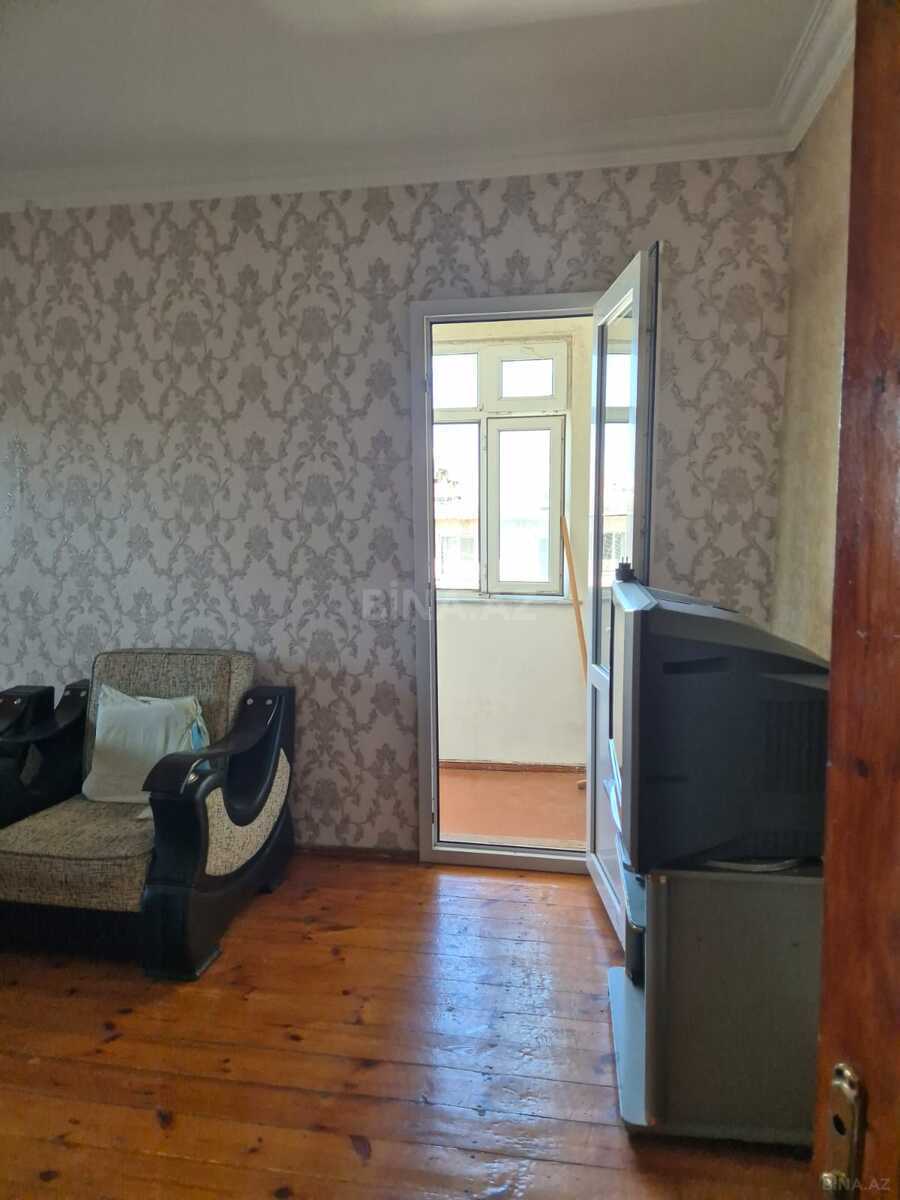 3 otaqlı Köhnə tikili, Həzi Aslanov m., Bakı