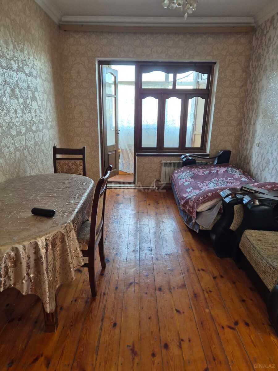 3 otaqlı Köhnə tikili, Həzi Aslanov m., Bakı