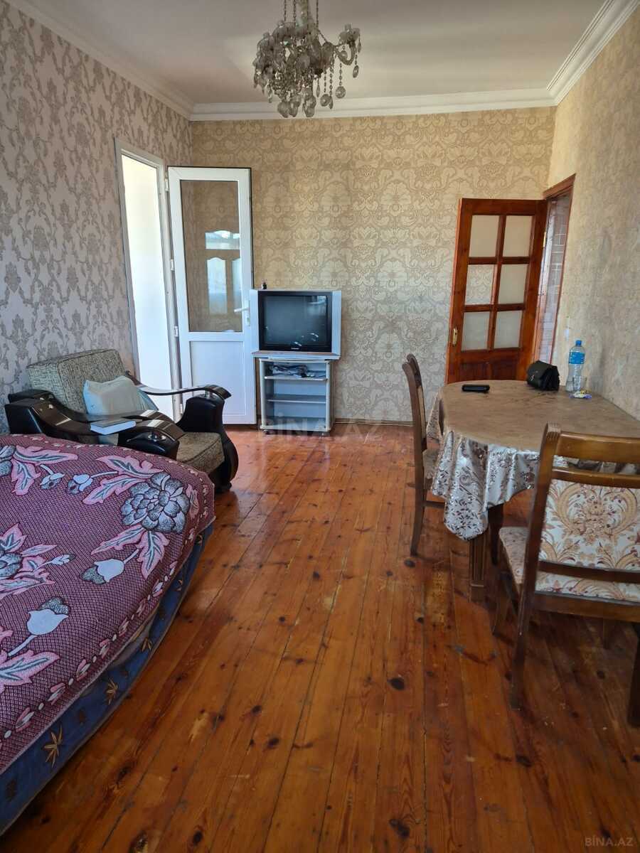3 otaqlı Köhnə tikili, Həzi Aslanov m., Bakı