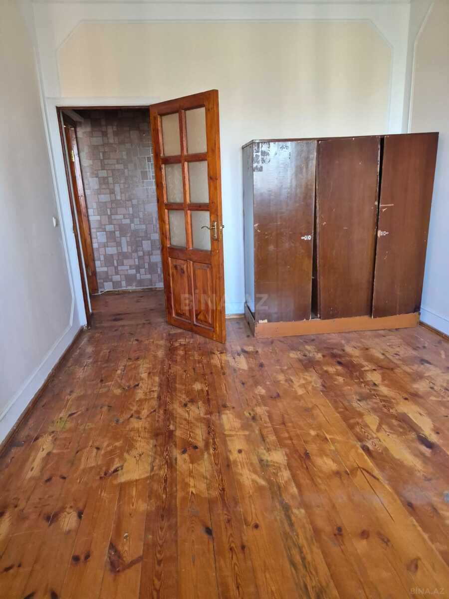 3 otaqlı Köhnə tikili, Həzi Aslanov m., Bakı