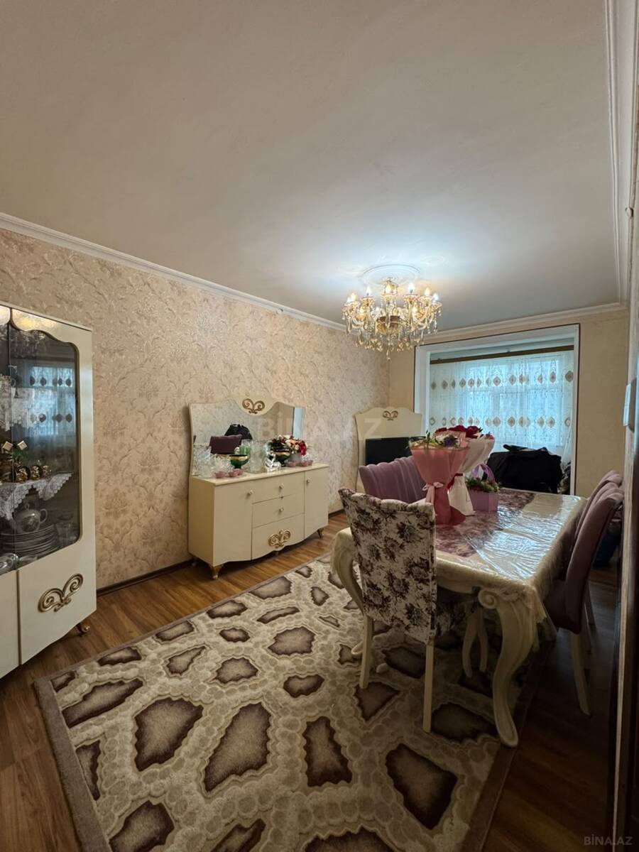 3 otaqlı Köhnə tikili, Bakıxanov q., Bakı