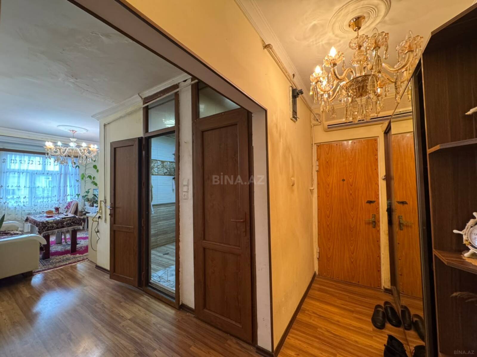 3 otaqlı Köhnə tikili, Bakıxanov q., Bakı