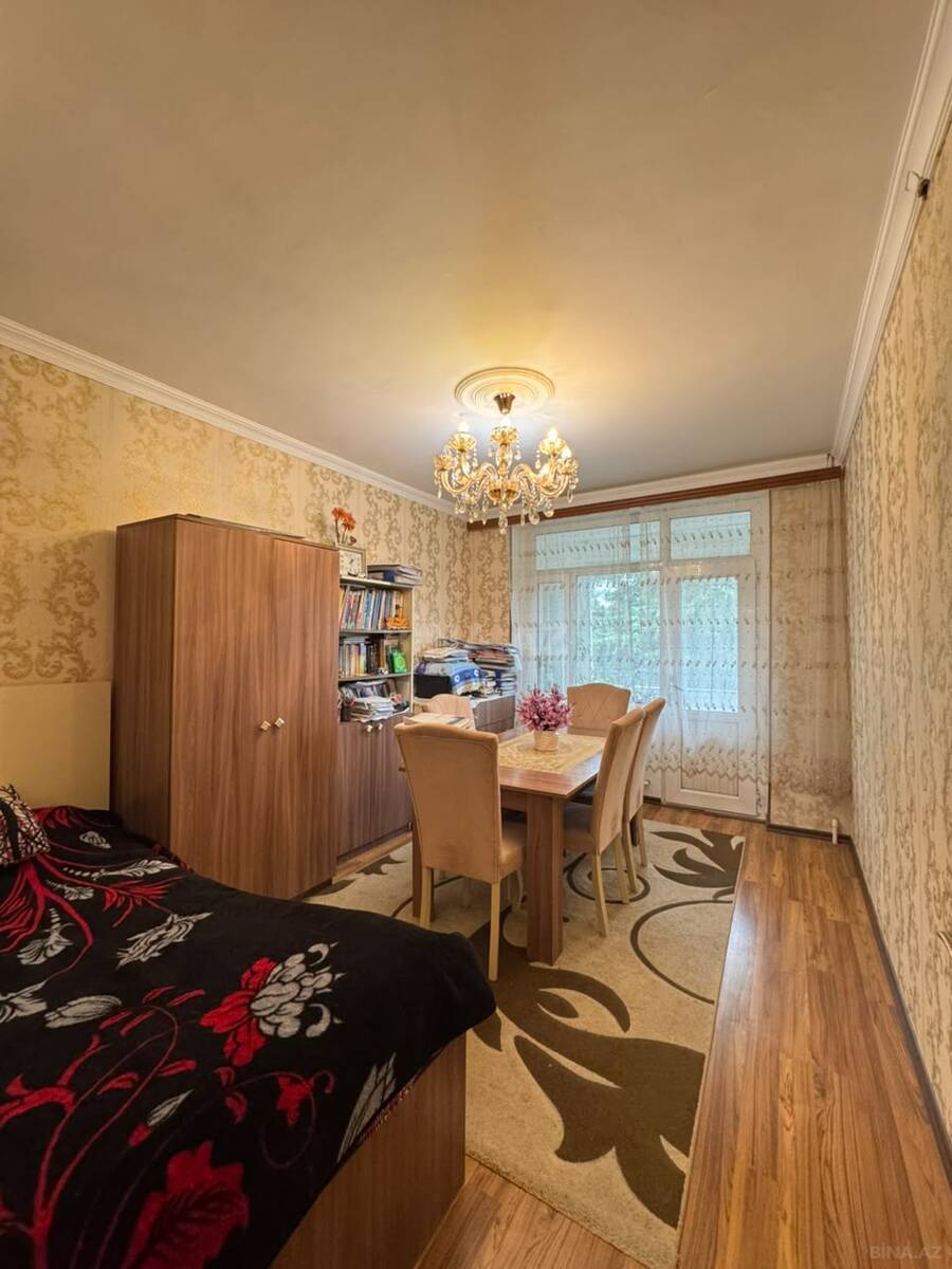 3 otaqlı Köhnə tikili, Bakıxanov q., Bakı