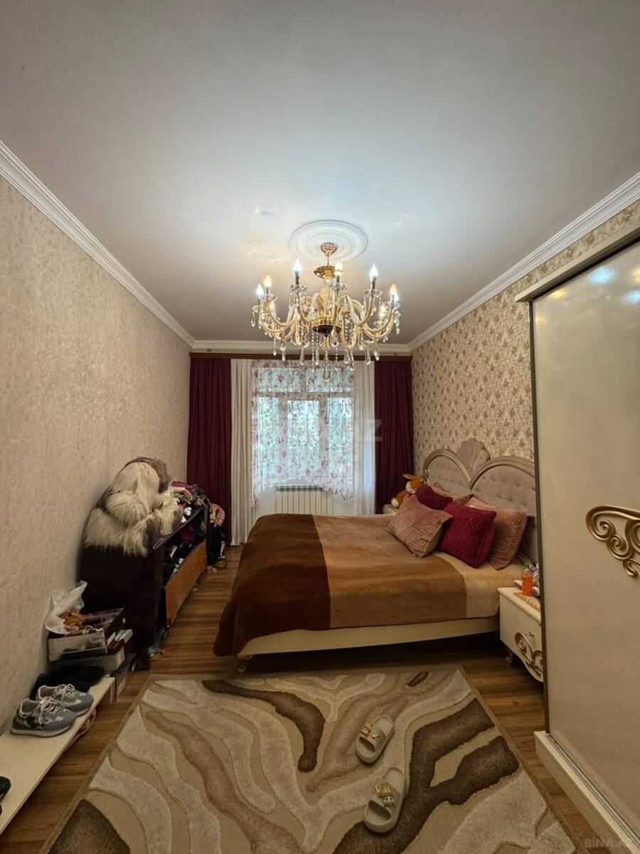 3 otaqlı Köhnə tikili, Bakıxanov q., Bakı