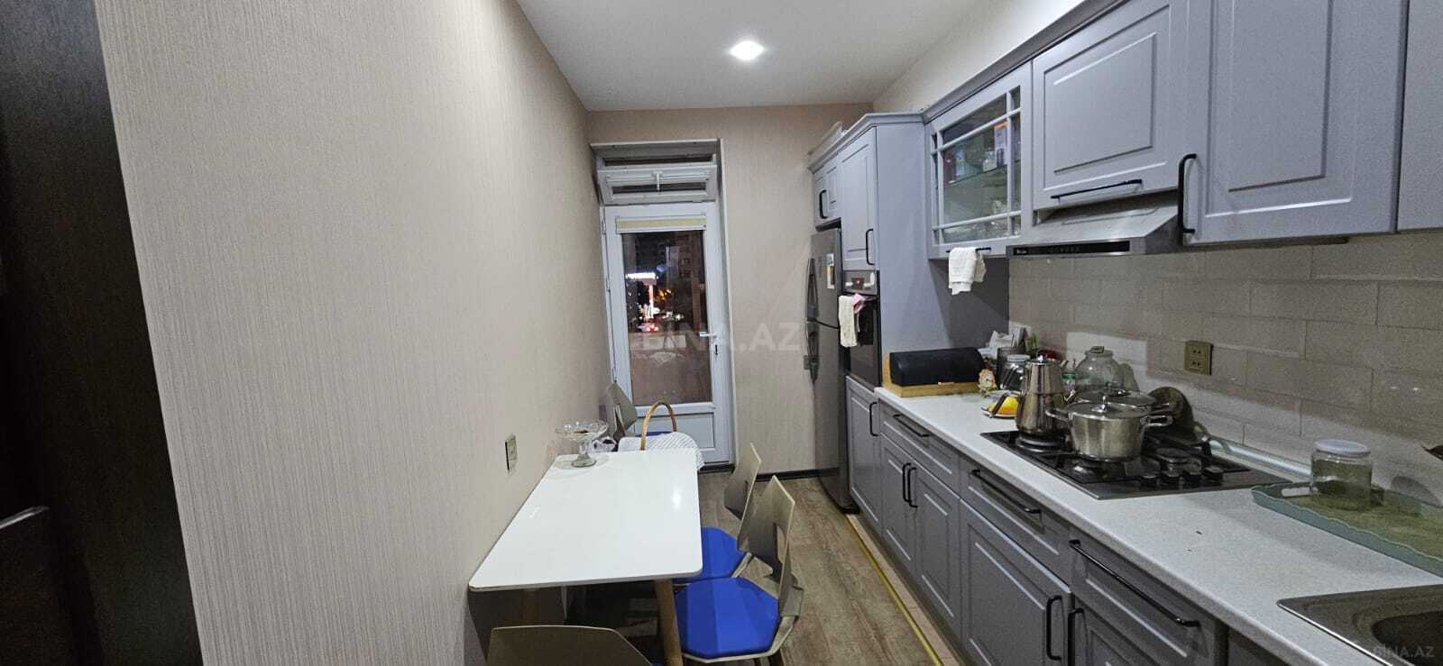 3 otaqlı Köhnə tikili, Qara Qarayev m., Bakı
