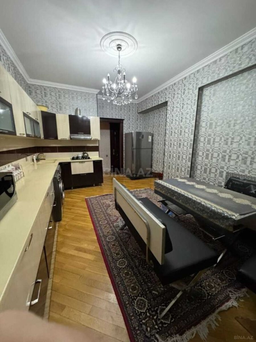 3 otaqlı Yeni tikili, İnşaatçılar m., Bakı