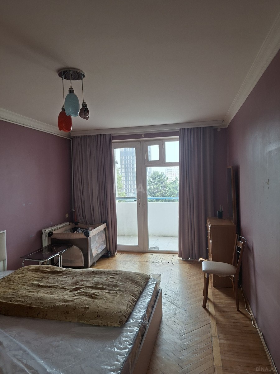 2 otaqlı Köhnə tikili, Nizami m., Bakı