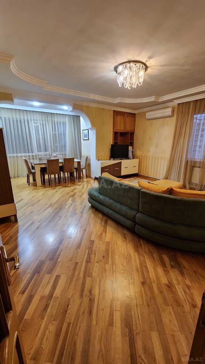 3 otaqlı Yeni tikili, Şah İsmayıl Xətai m., Bakı