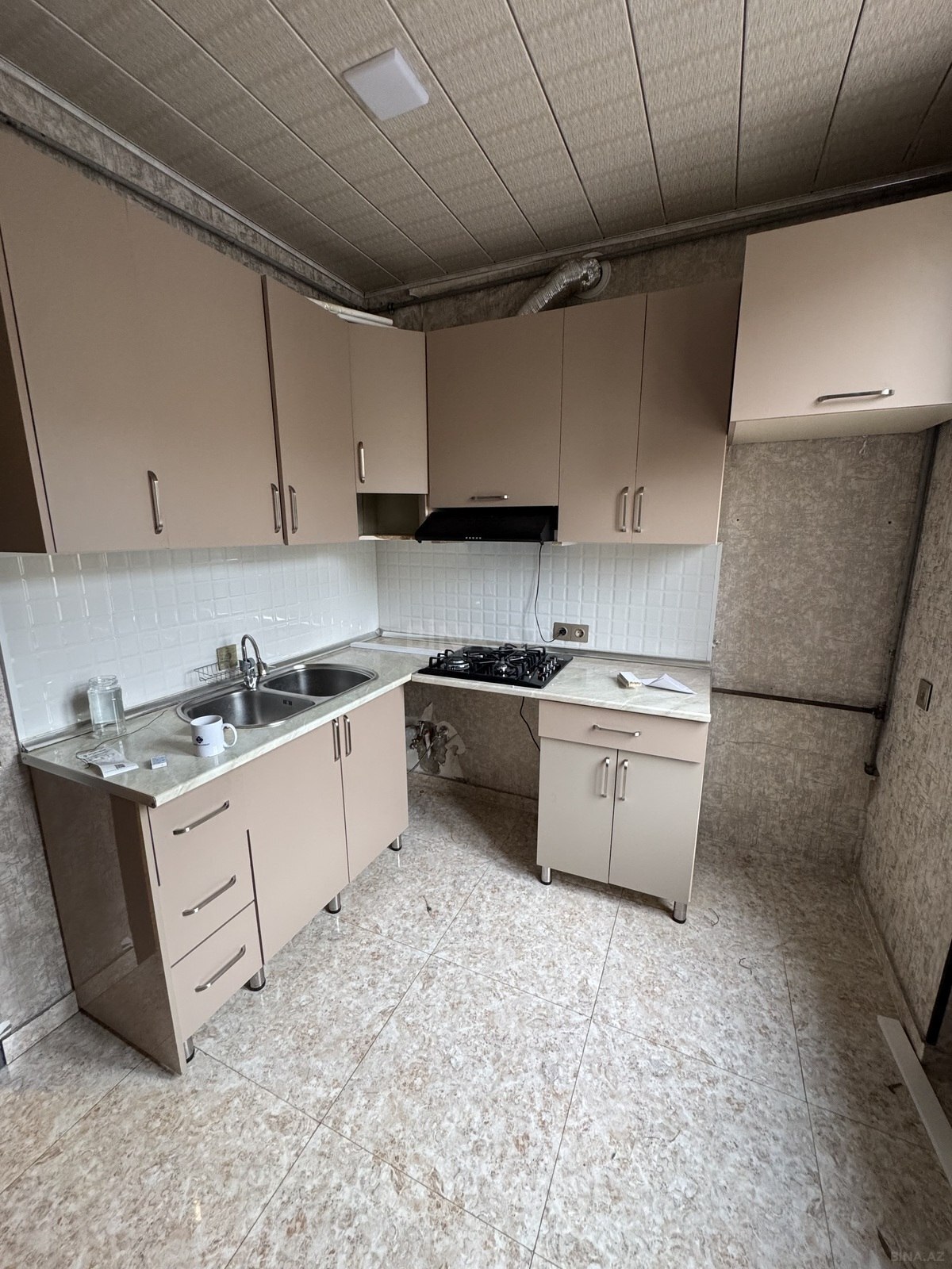 2 otaqlı Köhnə tikili, Bakıxanov q., Bakı