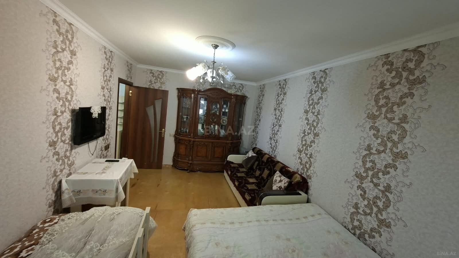 1 otaqlı Köhnə tikili, Qara Qarayev m., Bakı
