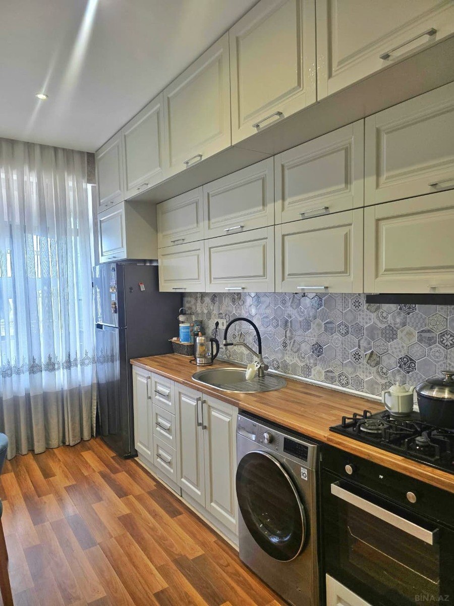 3 otaqlı Yeni tikili, Neftçilər m., Bakı