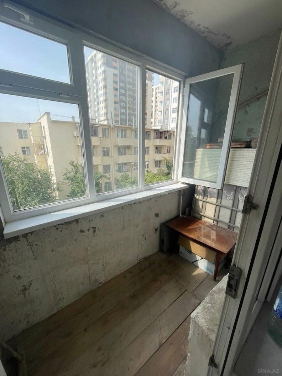 2 otaqlı Köhnə tikili, Qara Qarayev m., Bakı