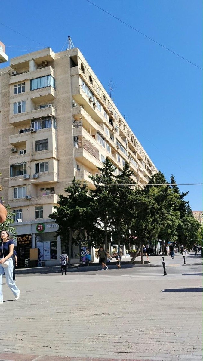 2 otaqlı Köhnə tikili, Qara Qarayev m., Bakı