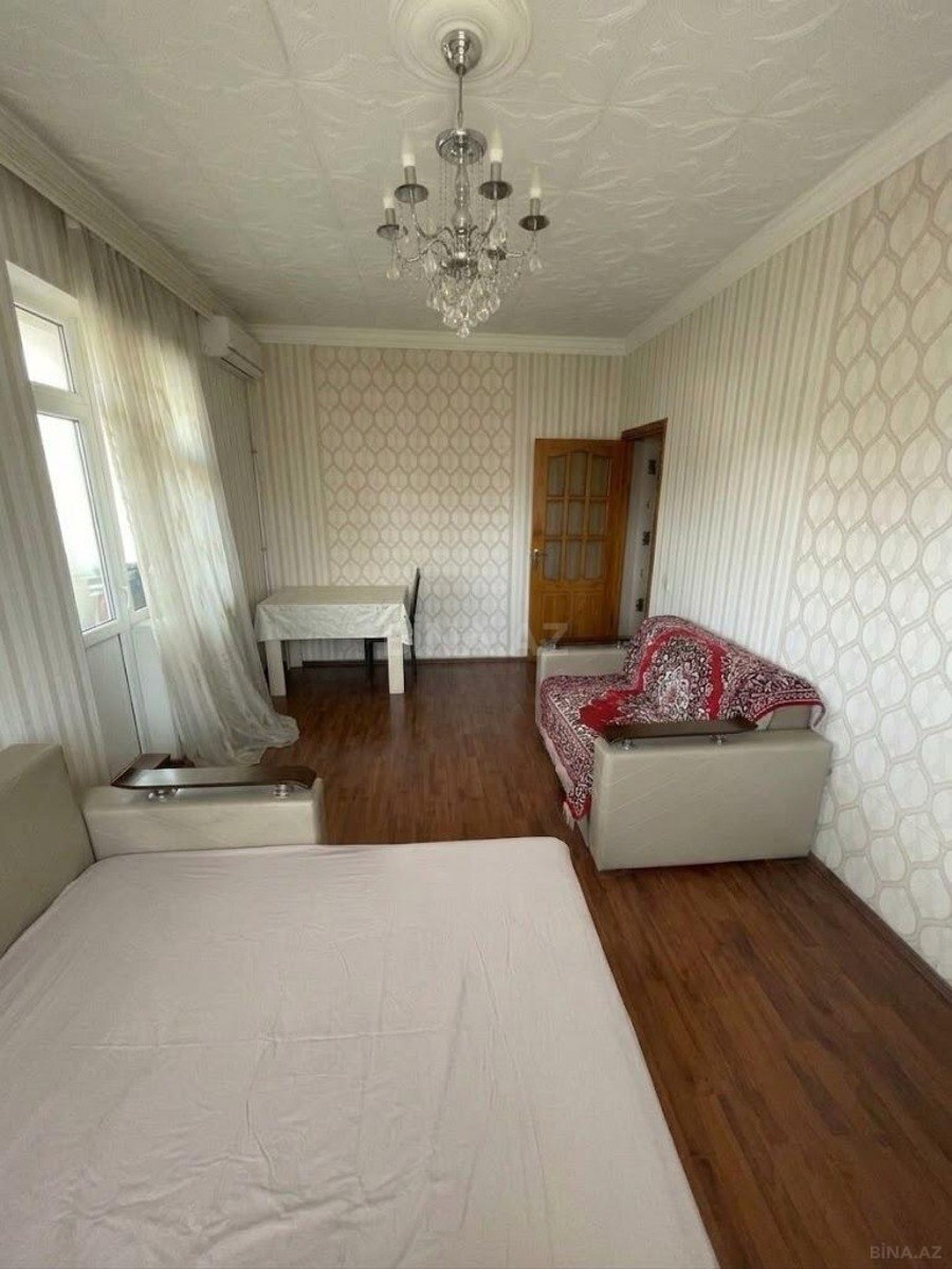 2 otaqlı Köhnə tikili, Qara Qarayev m., Bakı