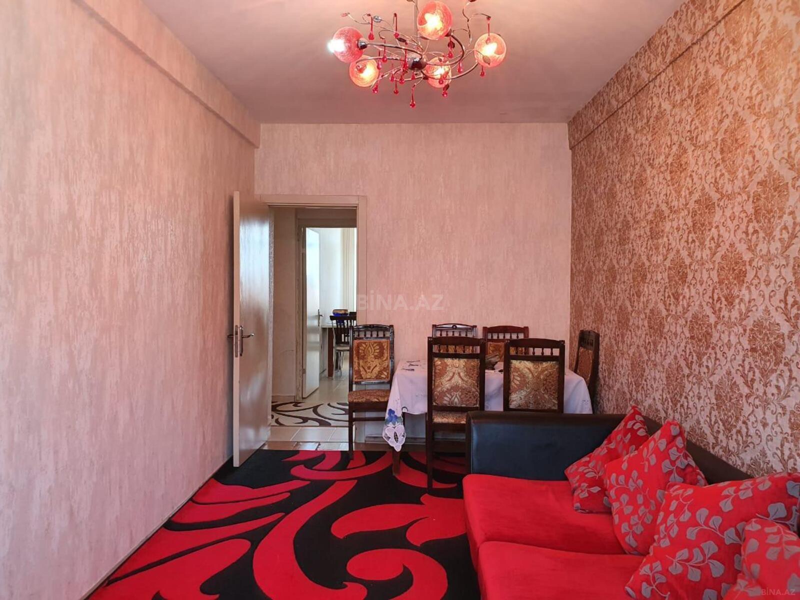 3 otaqlı Yeni tikili, Xırdalan