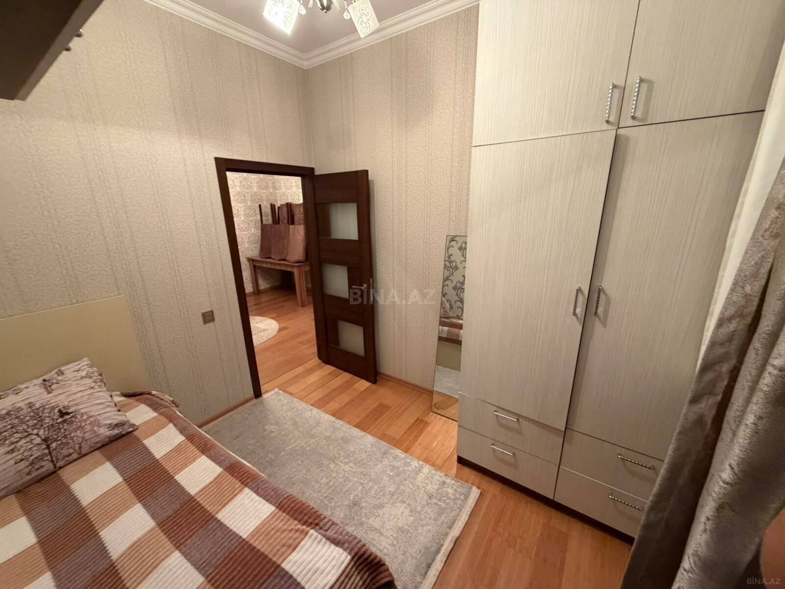 3 otaqlı Yeni tikili, Xırdalan