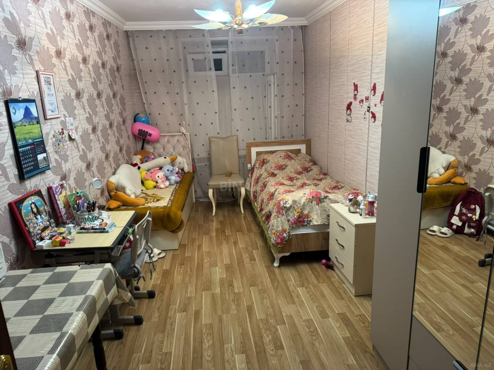3 otaqlı Köhnə tikili, Neftçilər m., Bakı