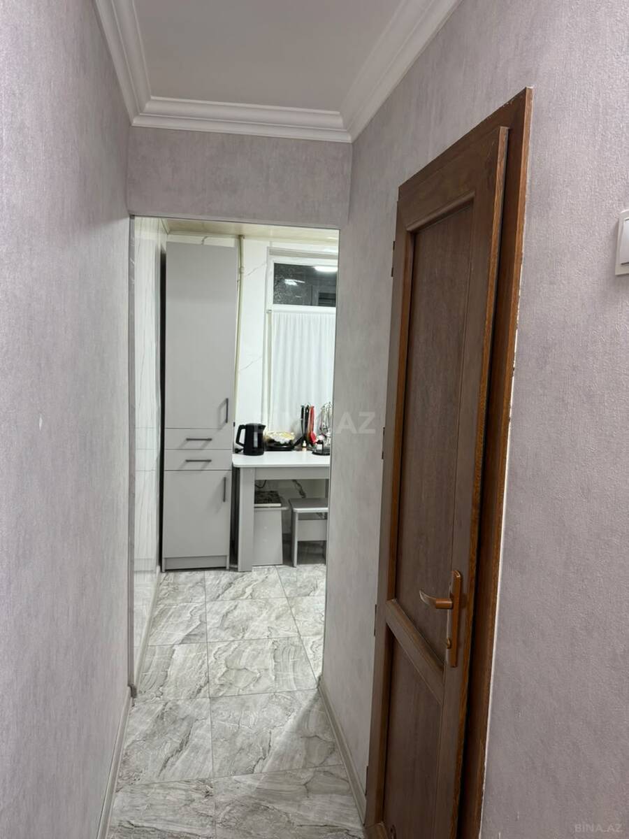 3 otaqlı Köhnə tikili, Neftçilər m., Bakı