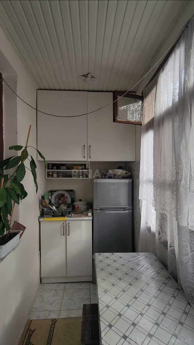 2 otaqlı Köhnə tikili, Memar Əcəmi m., Bakı