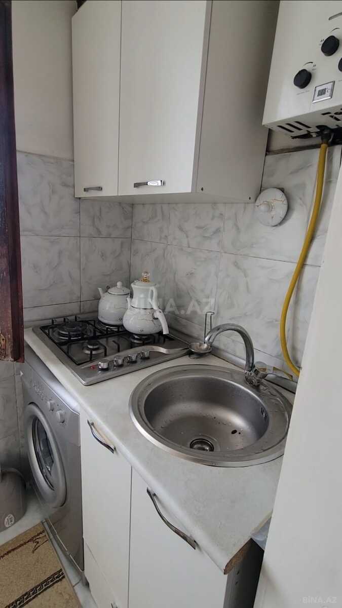 2 otaqlı Köhnə tikili, Memar Əcəmi m., Bakı