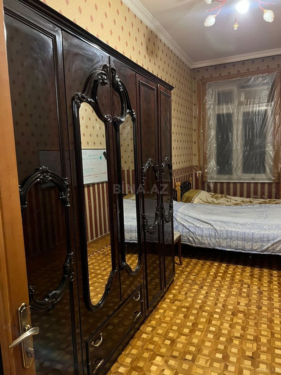 3 otaqlı Köhnə tikili, 28 May m., Bakı
