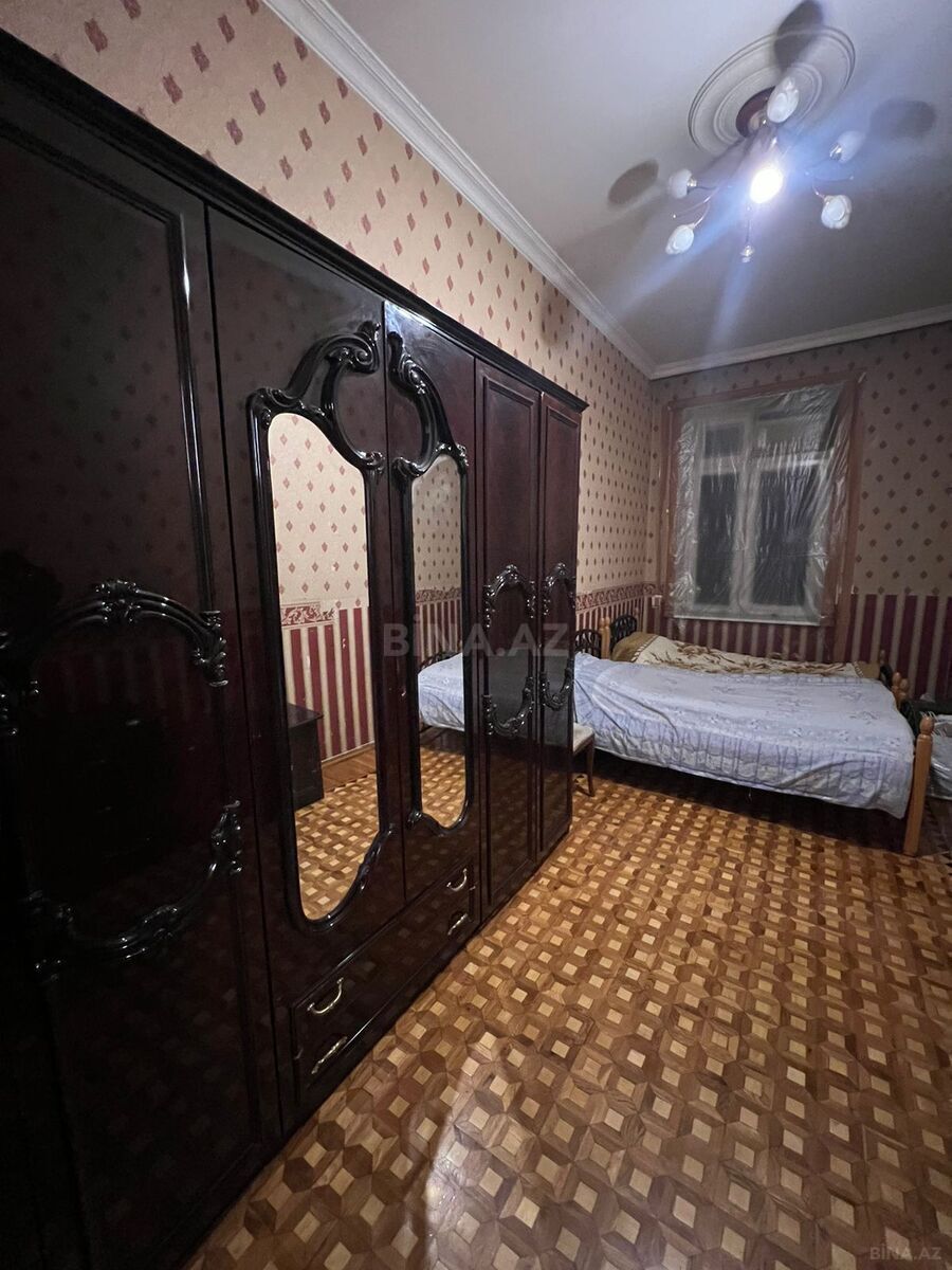 3 otaqlı Köhnə tikili, 28 May m., Bakı