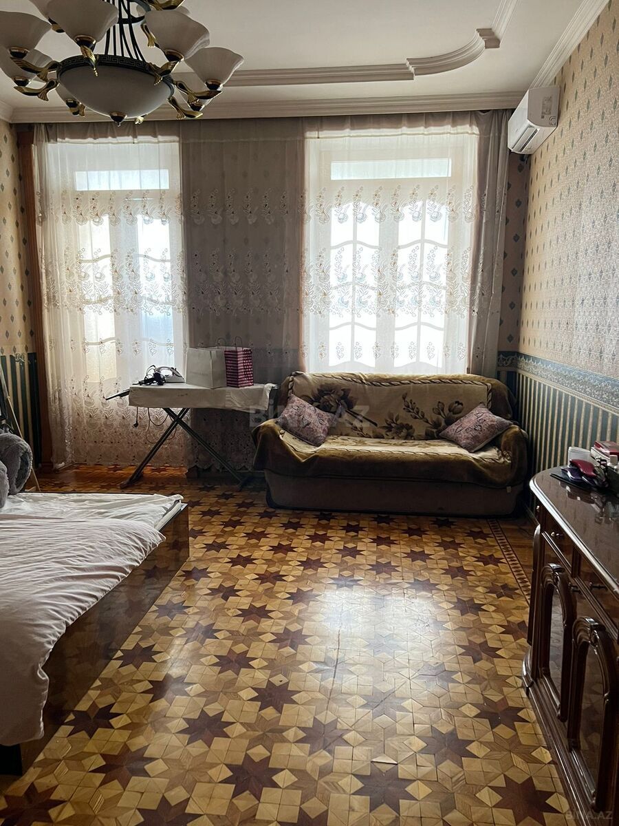 3 otaqlı Köhnə tikili, 28 May m., Bakı