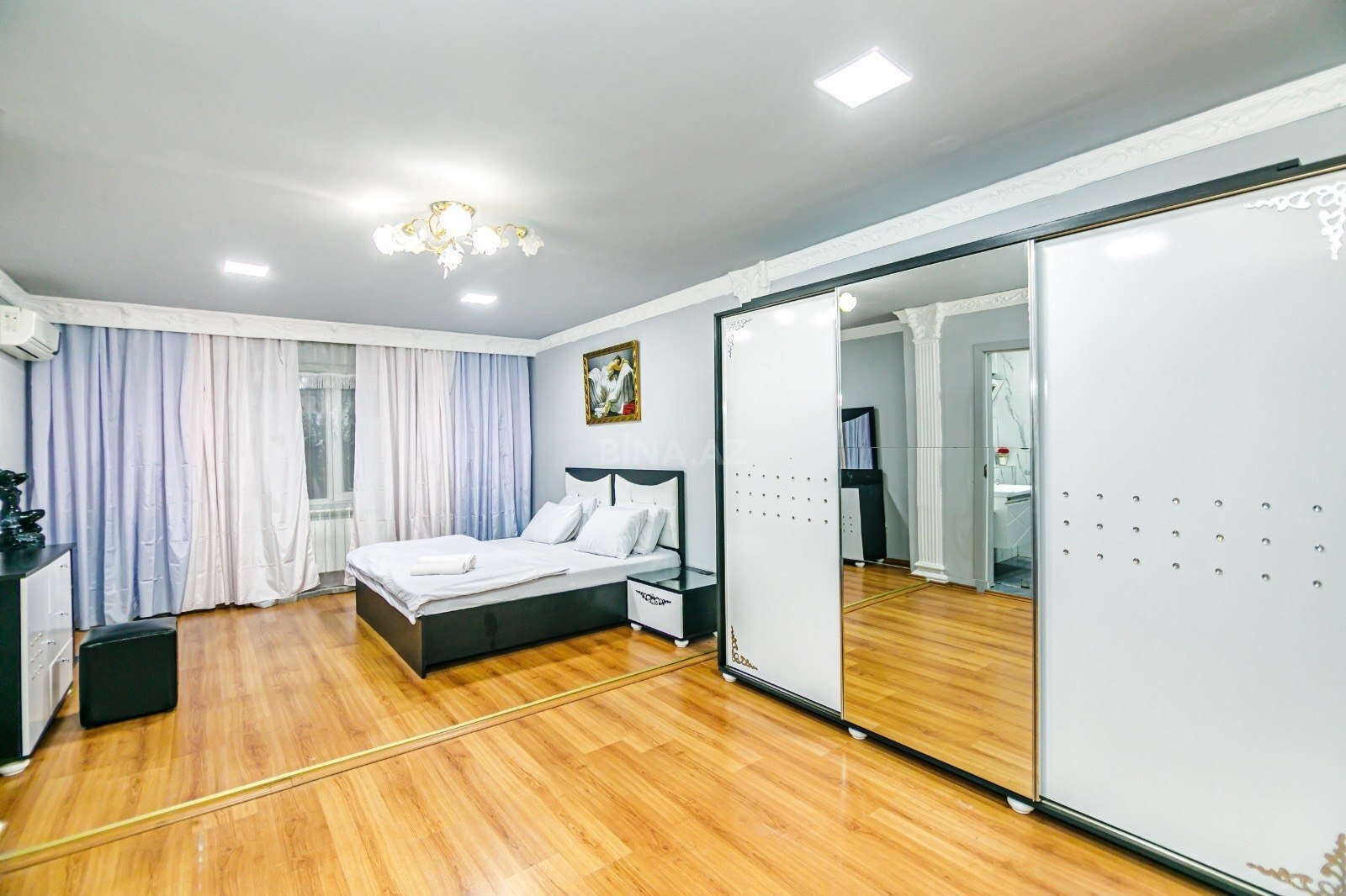 4 otaqlı Köhnə tikili, 28 May m., Bakı