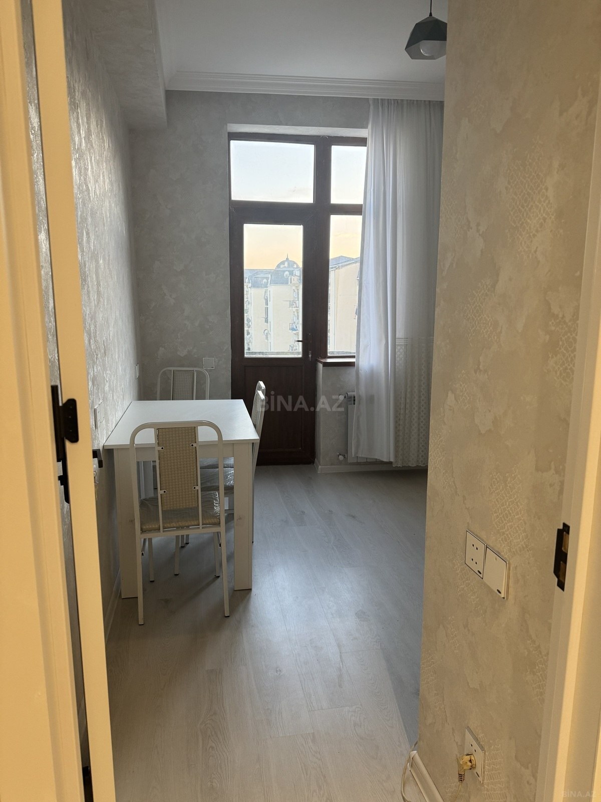 3 otaqlı Köhnə tikili, Xırdalan