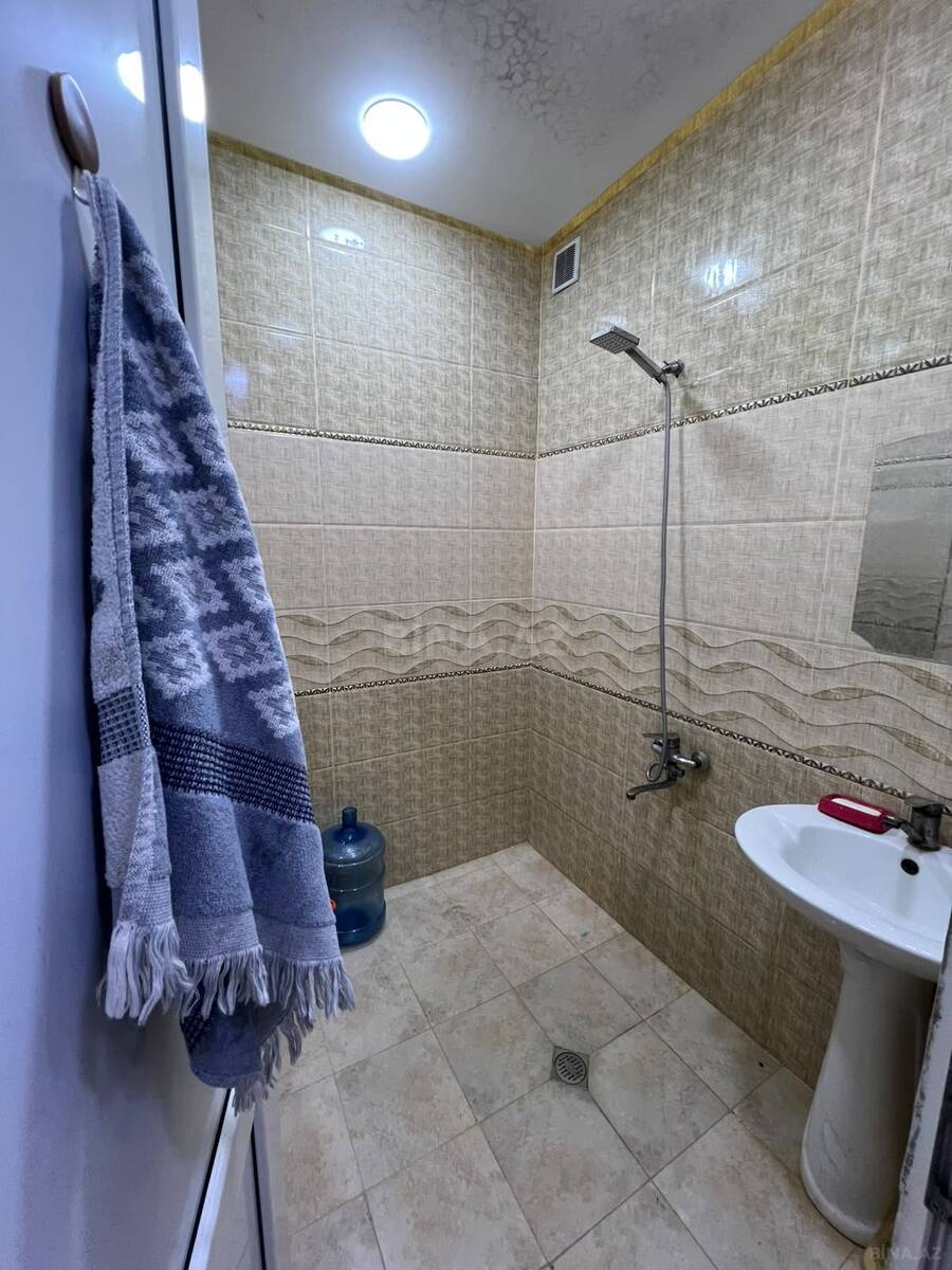 1 otaqlı Köhnə tikili, Memar Əcəmi m., Bakı