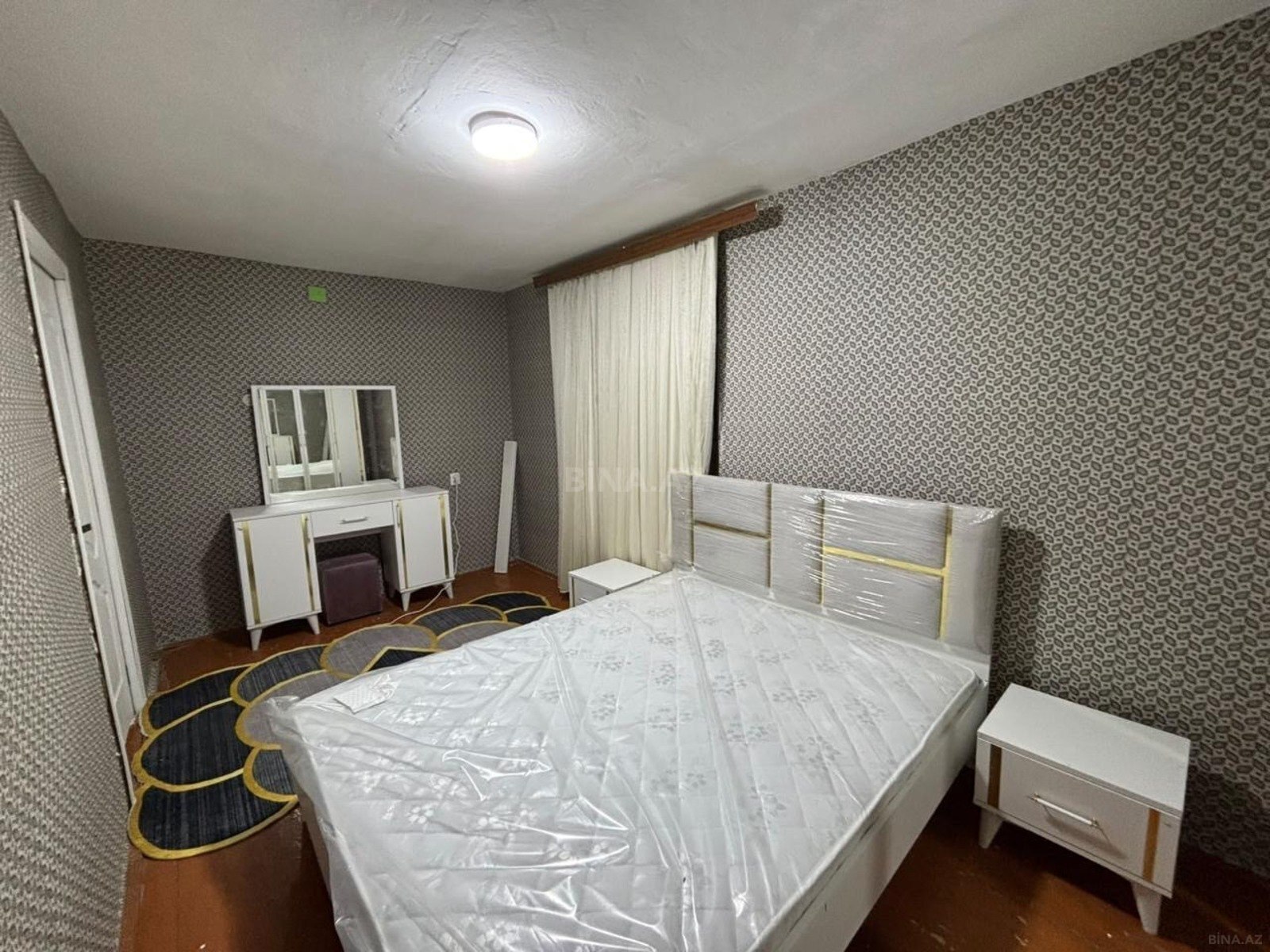 2 otaqlı Köhnə tikili, Elmlər Akademiyası m., Bakı