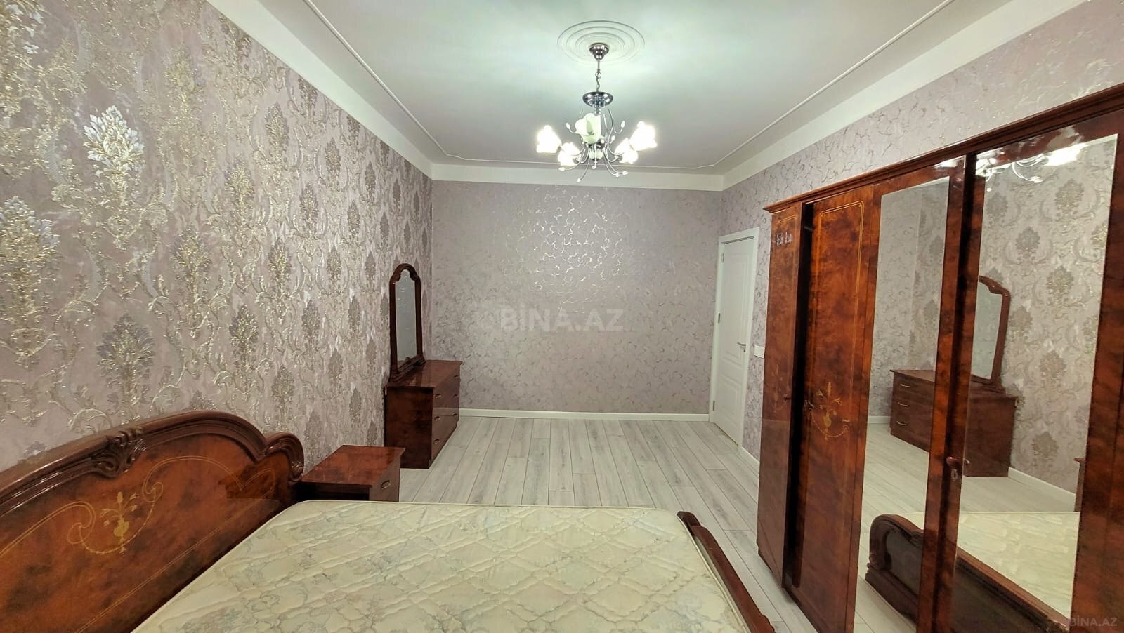 3 otaqlı Köhnə tikili, Azadlıq Prospekti m., Bakı