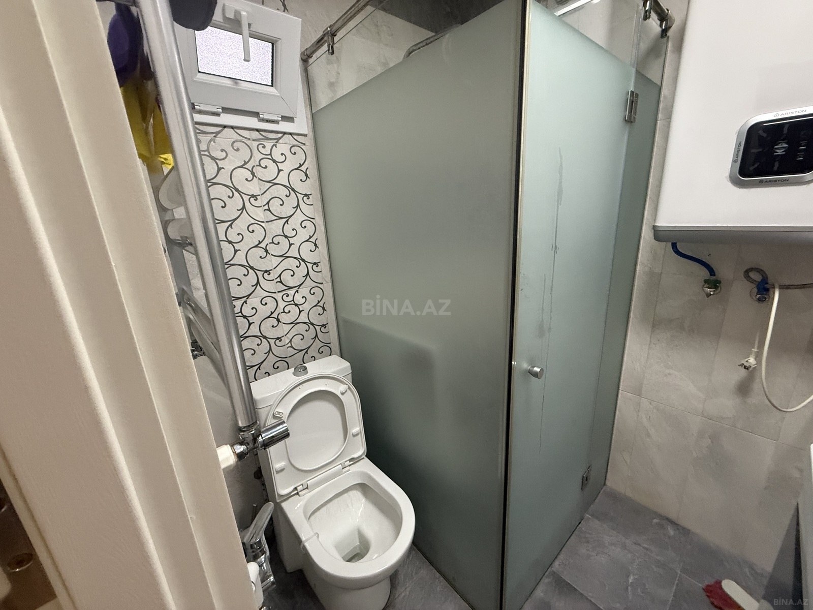 3 otaqlı Köhnə tikili, Qara Qarayev m., Bakı