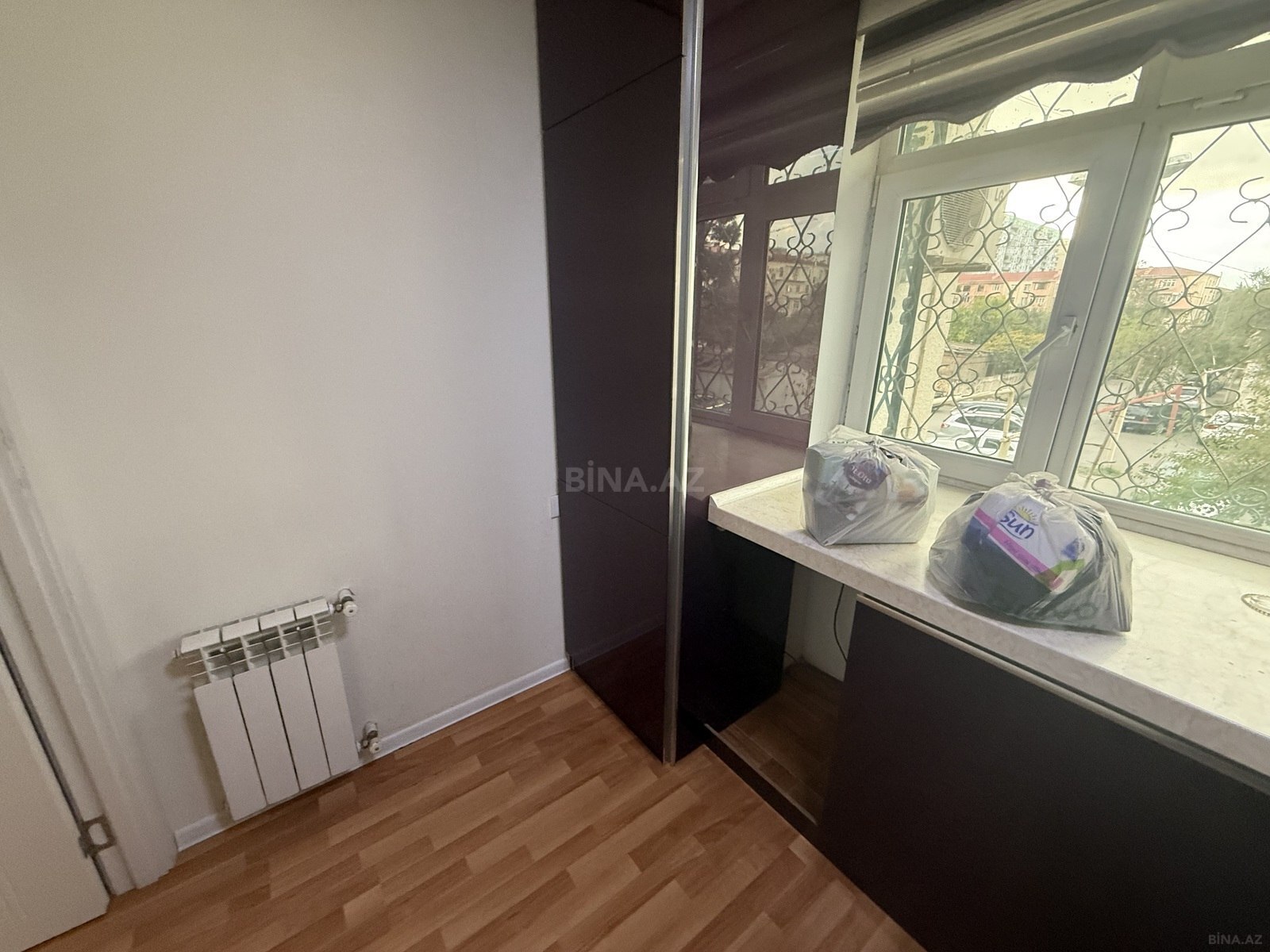 3 otaqlı Köhnə tikili, Qara Qarayev m., Bakı