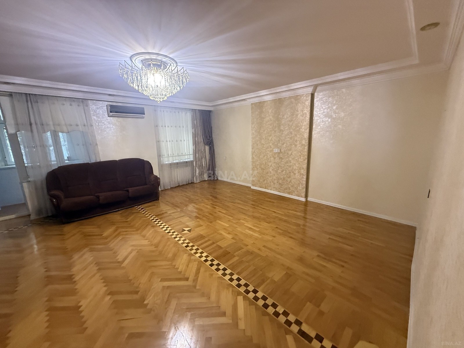 3 otaqlı Köhnə tikili, Qara Qarayev m., Bakı