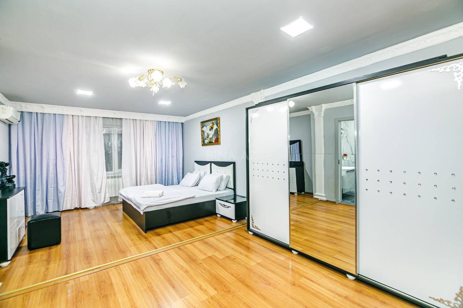 4 otaqlı Köhnə tikili, 28 May m., Bakı